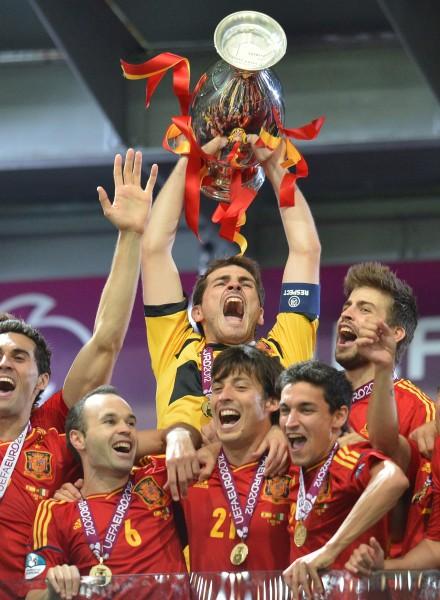 西班牙足球欧洲杯夺冠视频（西班牙 欧洲杯夺冠）